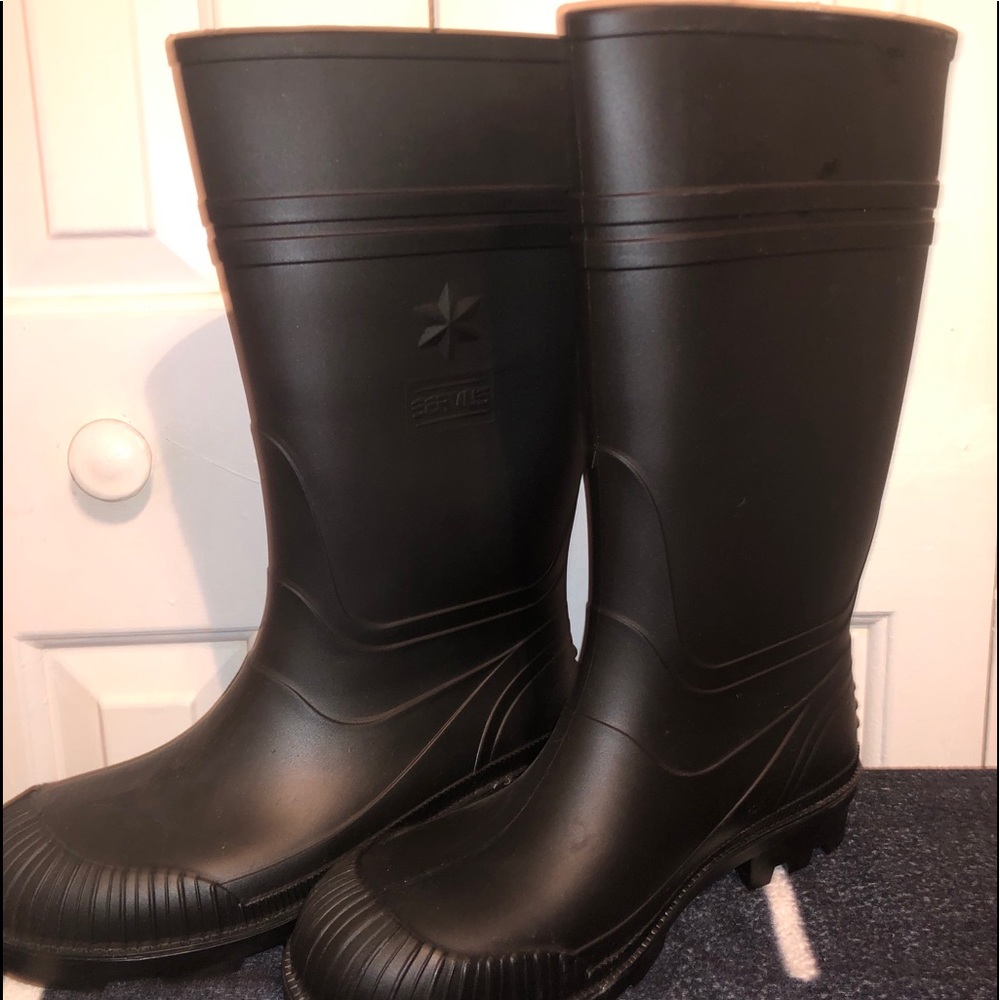 Rain boots